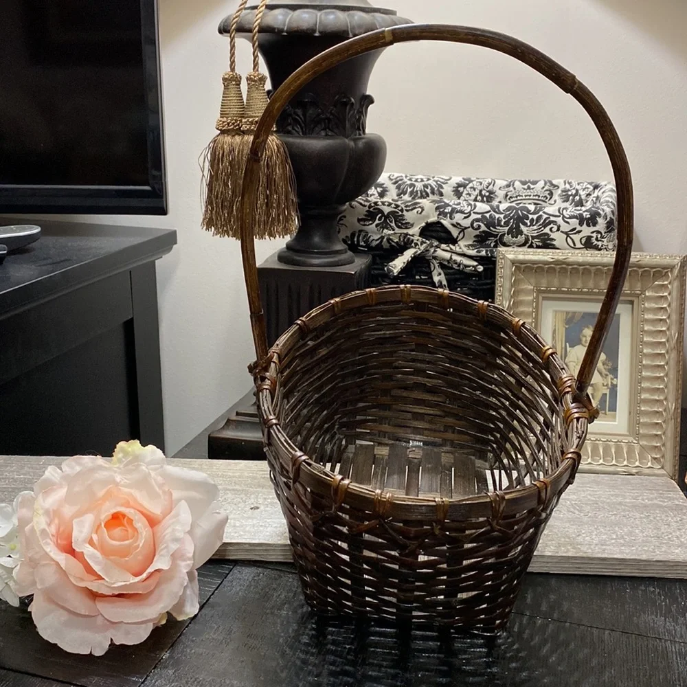 Vintage Hand Woven Dark Brown Decorative Wicker Gathering Handle Basket!